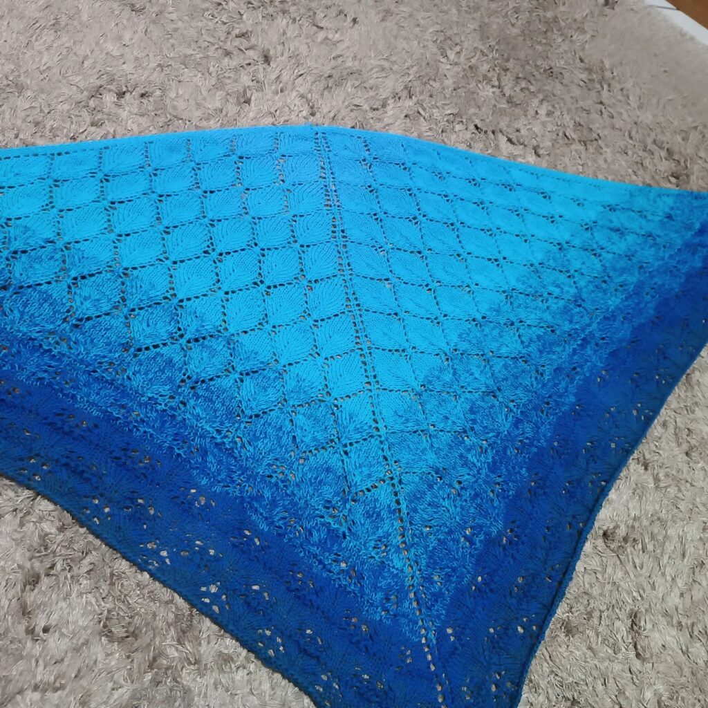 xale-florescer-tric-e-tal-por-rosiene